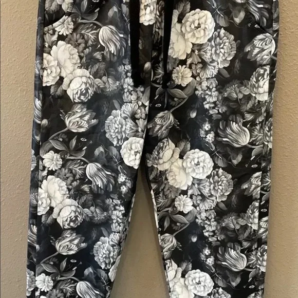 Jogger Faux Leather Pants Carbon Rue 21 Most Wanted Pull On Sz S Inseam 28” nwot - Picture 9 of 13